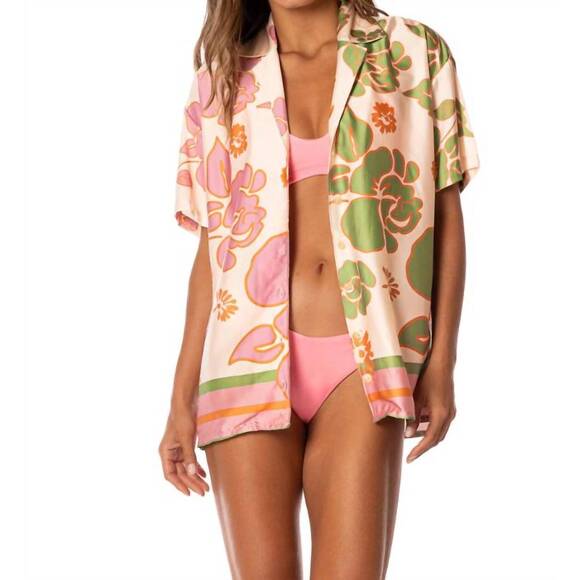 MAAJI Tops - NEW MAAJI floating blooms noise shirt in pink